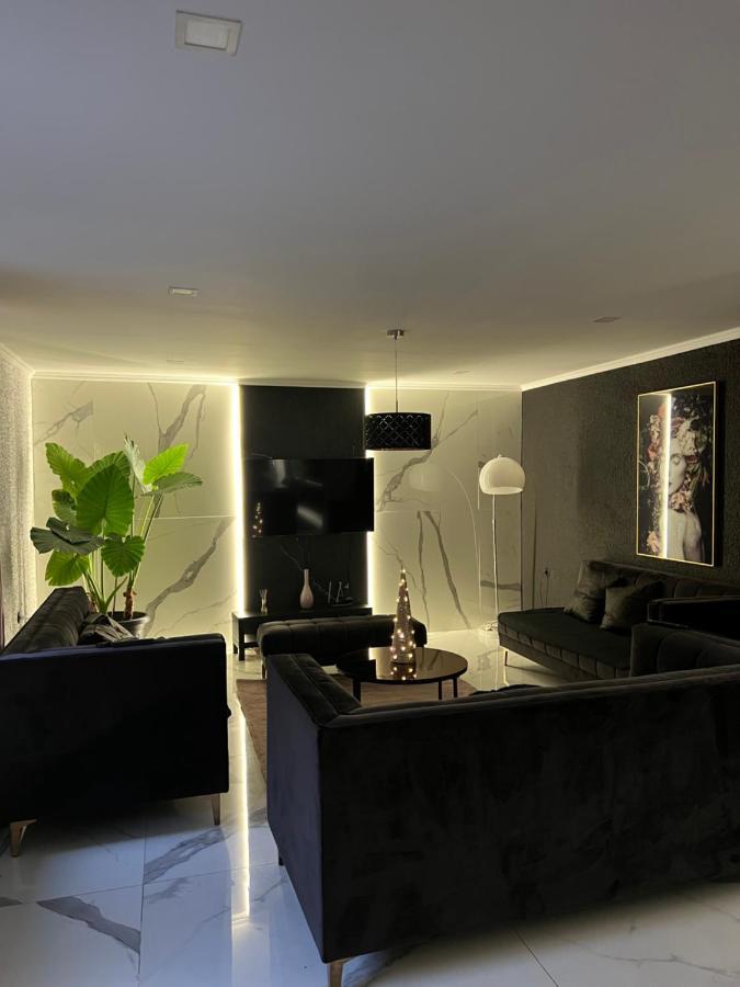 オシエク Golden Houseヴィラ エクステリア 写真